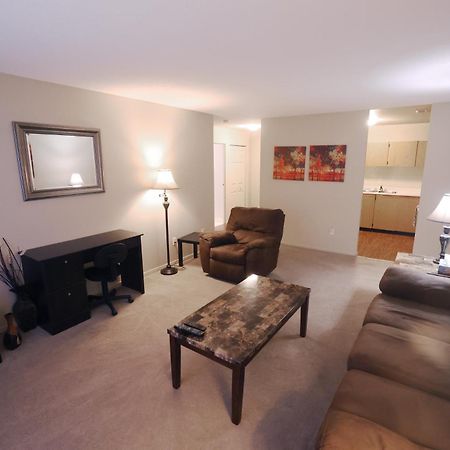 Paris Plaza Apartment Elliot Lake Exterior photo