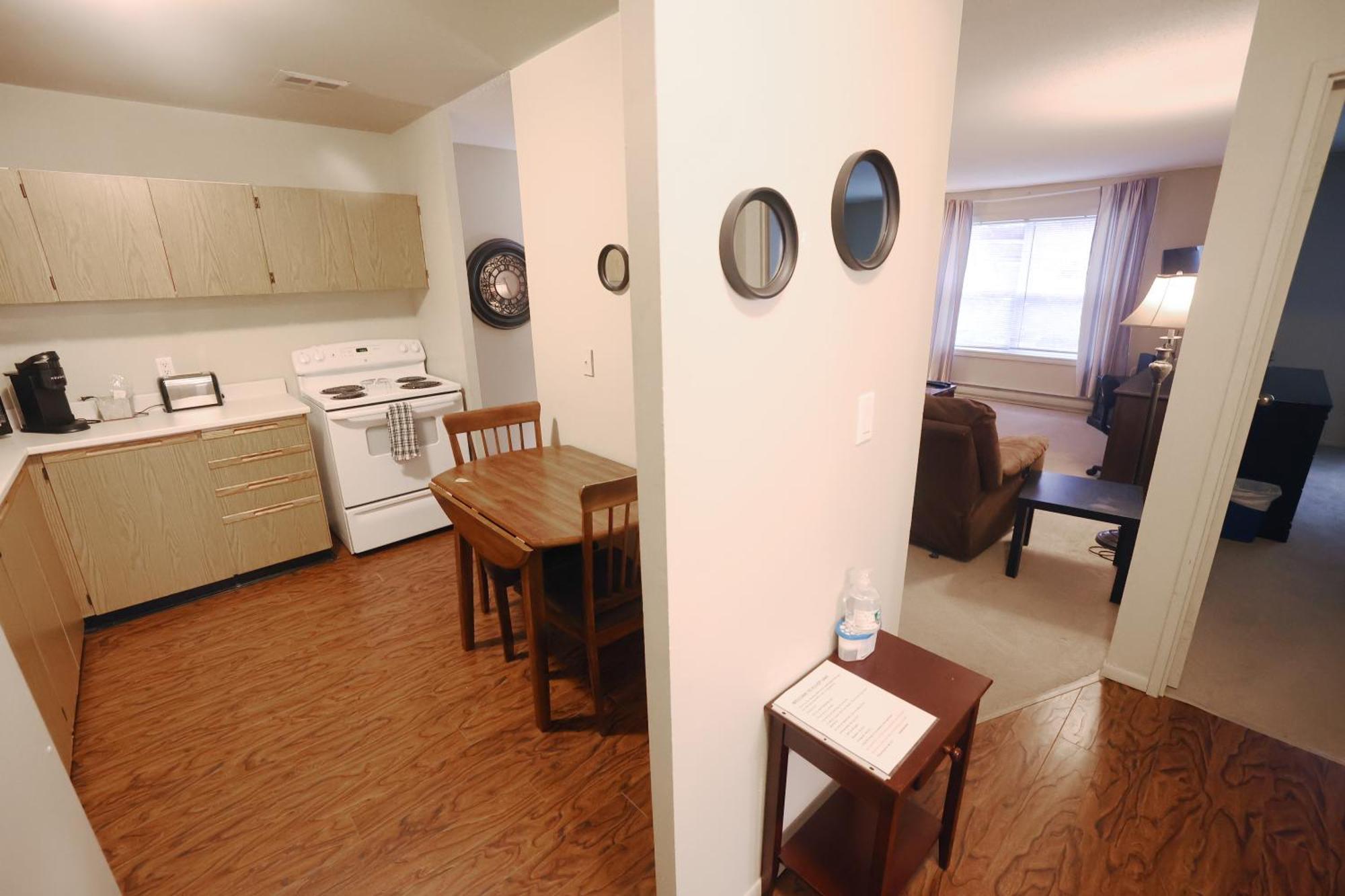 Paris Plaza Apartment Elliot Lake Exterior photo