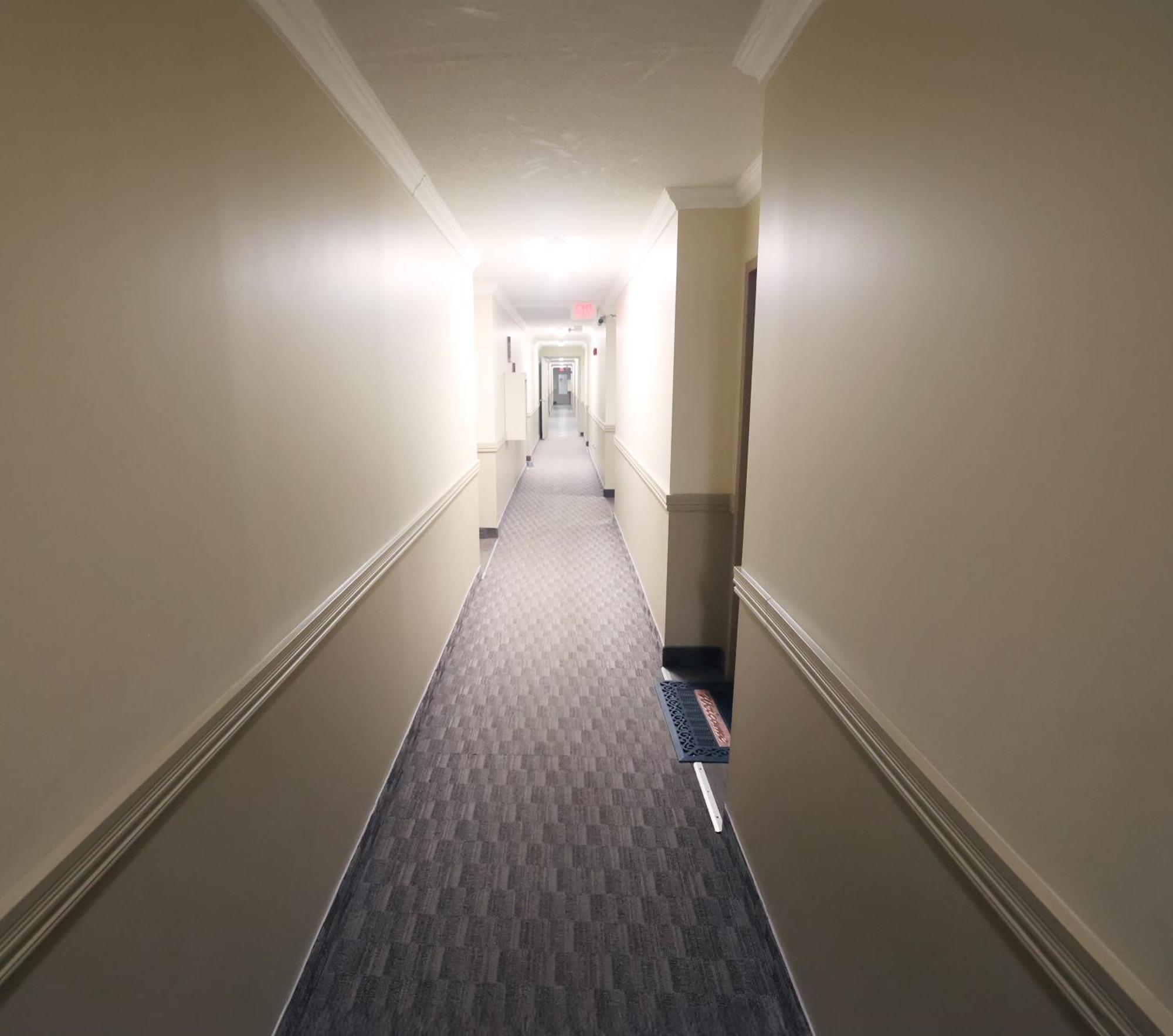 Paris Plaza Apartment Elliot Lake Exterior photo